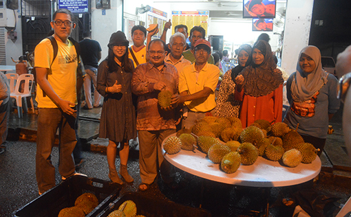 MP Shamsul third from the left