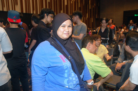 K-pop fan Siti Mufizah is angry and wants her money back soon.