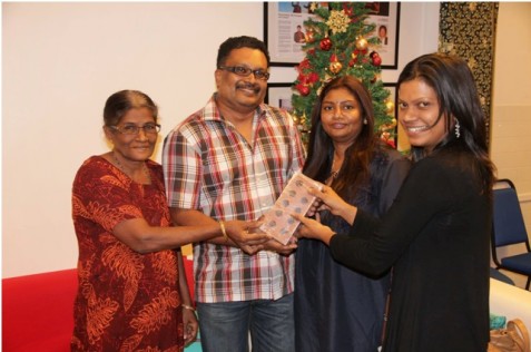 With my mother, Thanaletchumy and wife Rinu accompanied by Lynn in Malaysiakini office at Jalan Bangsar.