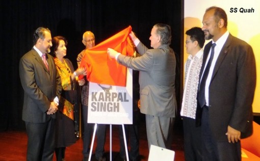 Launching of the book. (picture by SS Quah)