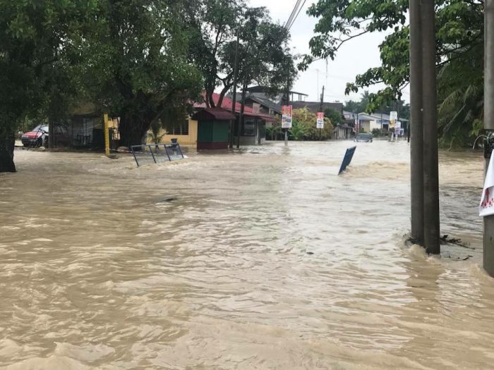 Banjir kilat melanda Batu Pahat dan kawasan berdekatan