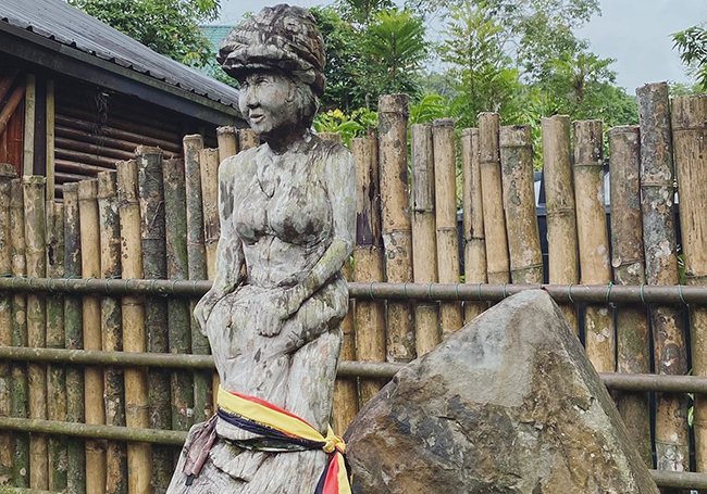Borneo totem poles