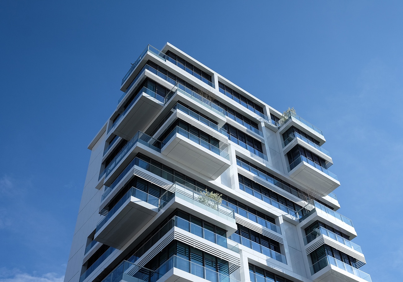 short-term rentals (STR)