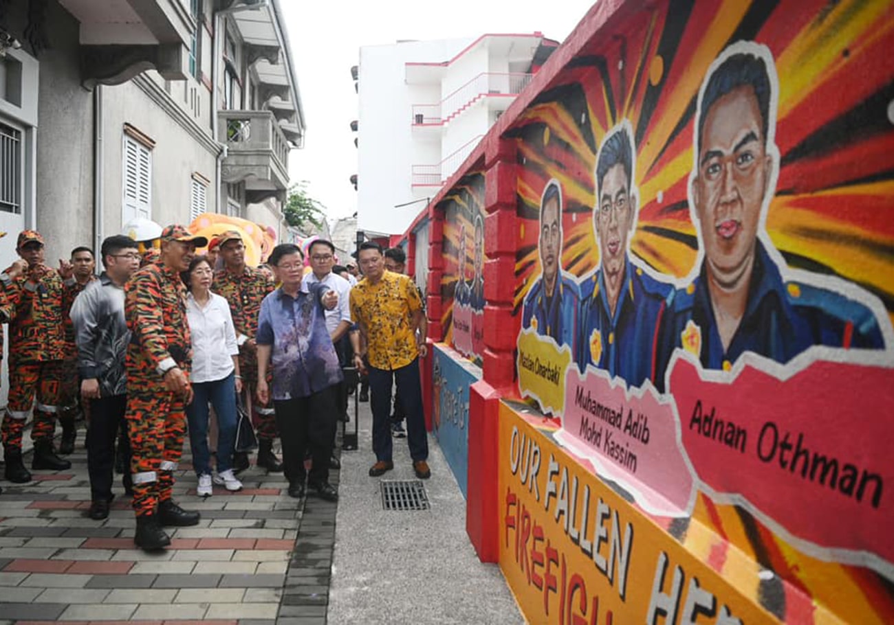Beach Street Fire Station unveils 'Beacon of Hope' mural