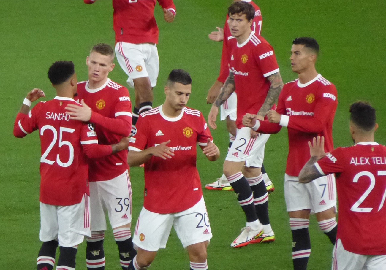 Manchester United in talks to sell club to Sheikh Jassim's 92 Foundation for  billion