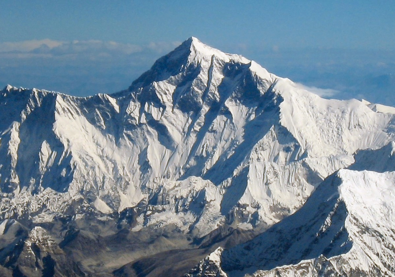 Search for missing climber Hawari Hashim on Everest continues
