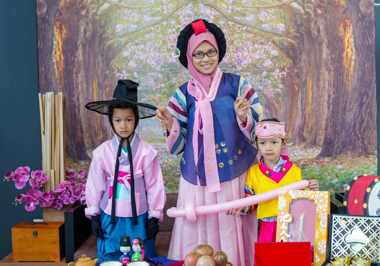 Vibrant K-Wonderland carnival in Bandar Alam Suria