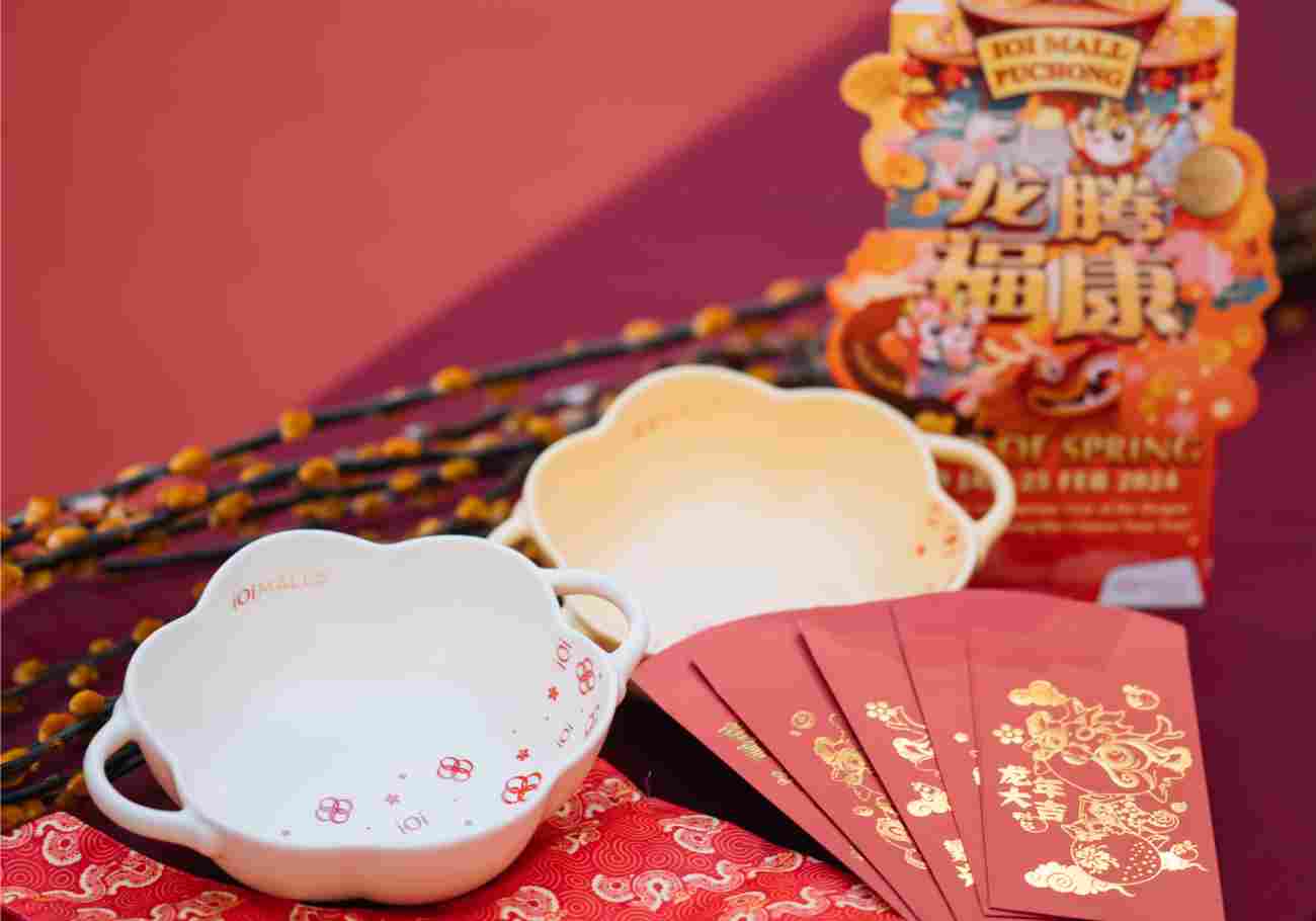 Celebrate tradition and embrace joy at IOI Mall! Stunning decorations set the stage for the "Leap of Spring" CNY festivities, where vibrant crowds gather to enjoy captivating performances, attractive offers, and a delightful celebration of new beginnings.