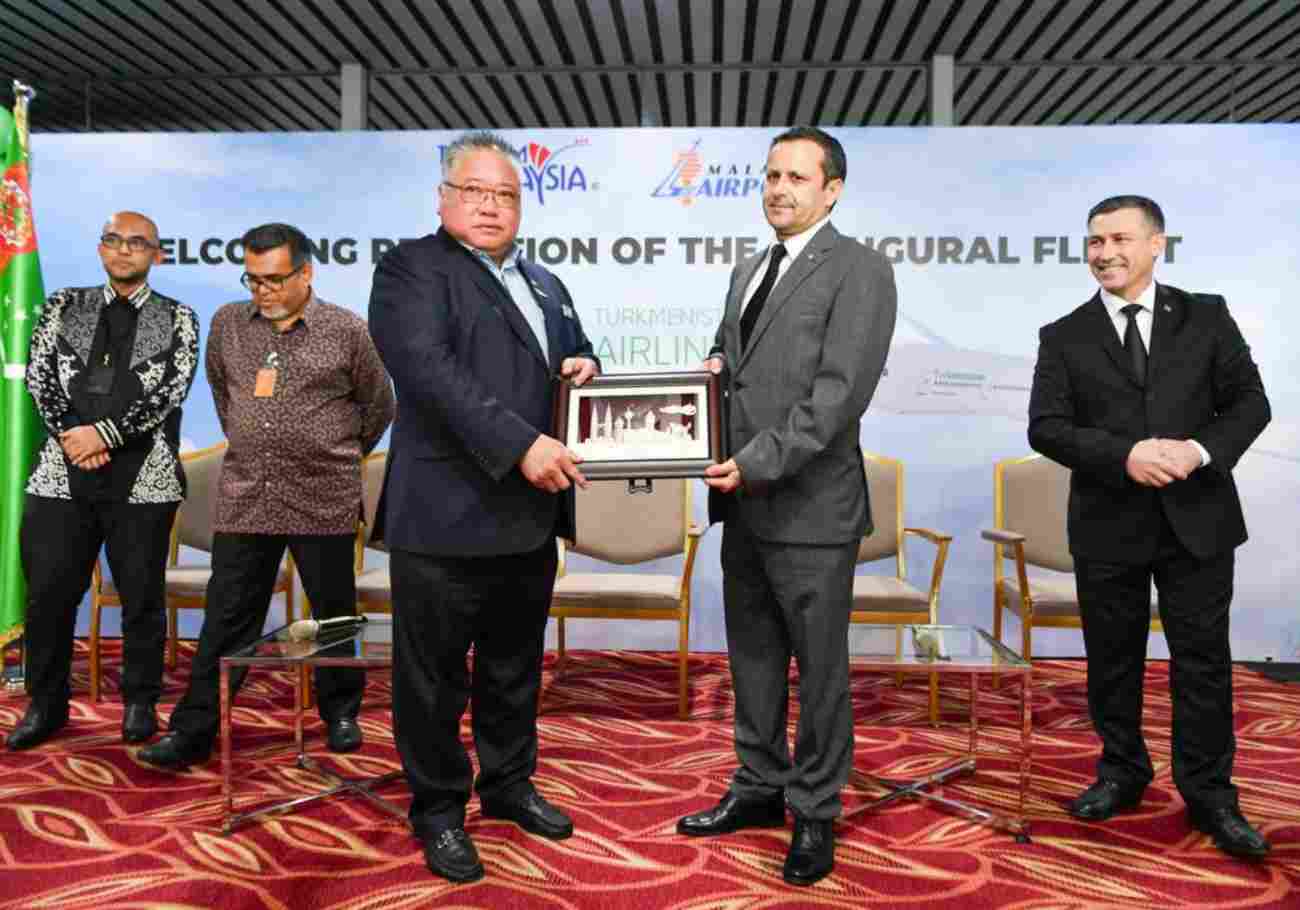 The arrival of the inaugural Turkmenistan Airlines flight from Ashgabat marked a significant occasion for Malaysian tourism. 