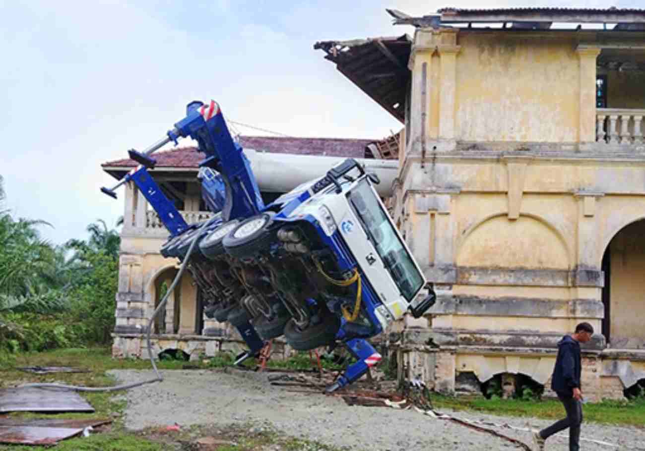 99-Door Mansion owner ordered to restore after crane incident