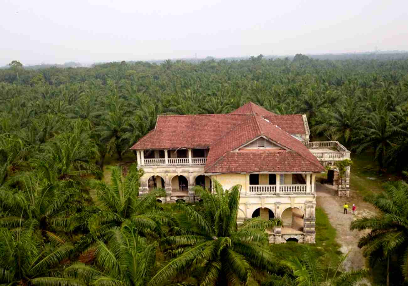 99-Door Mansion owner ordered to restore after crane incident