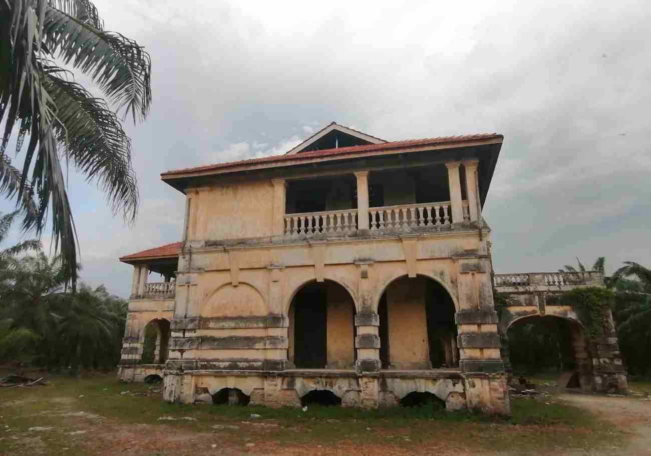 99-Door Mansion owner ordered to restore after crane incident