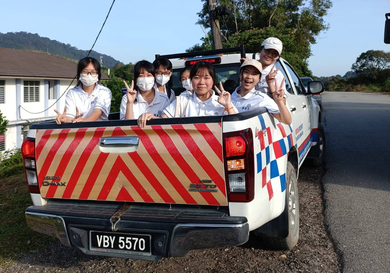 Save The Strays Team: Saving strays, one tail at a time