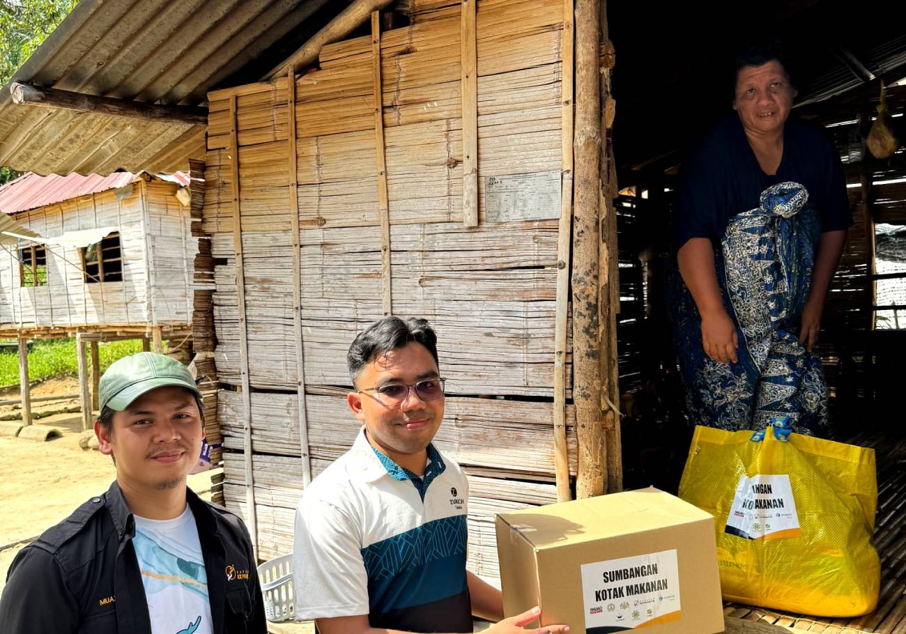 Zurich donates RM60,000 zakat to Yayasan EZ Prihatin