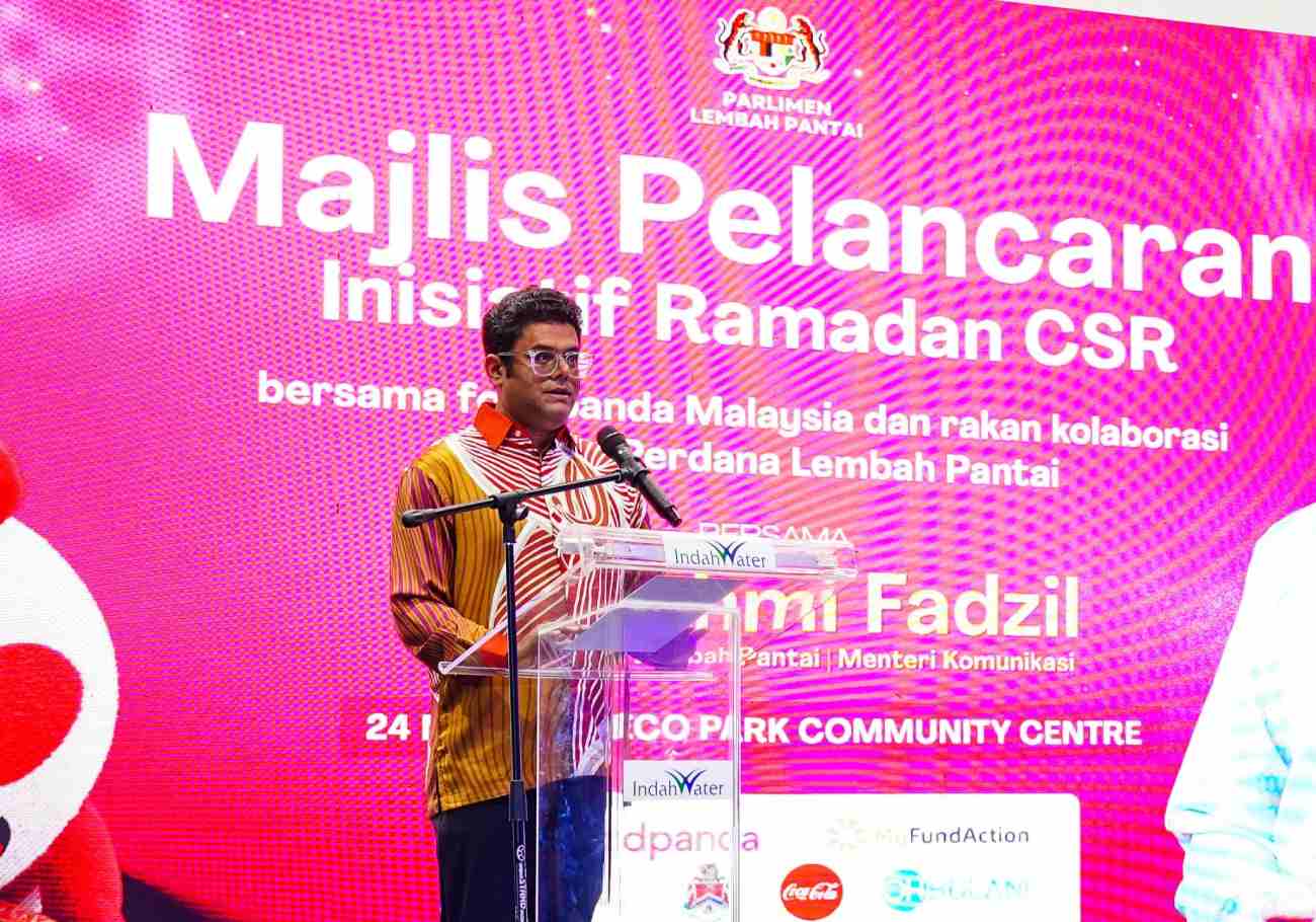foodpanda distributes food baskets for Ramadan