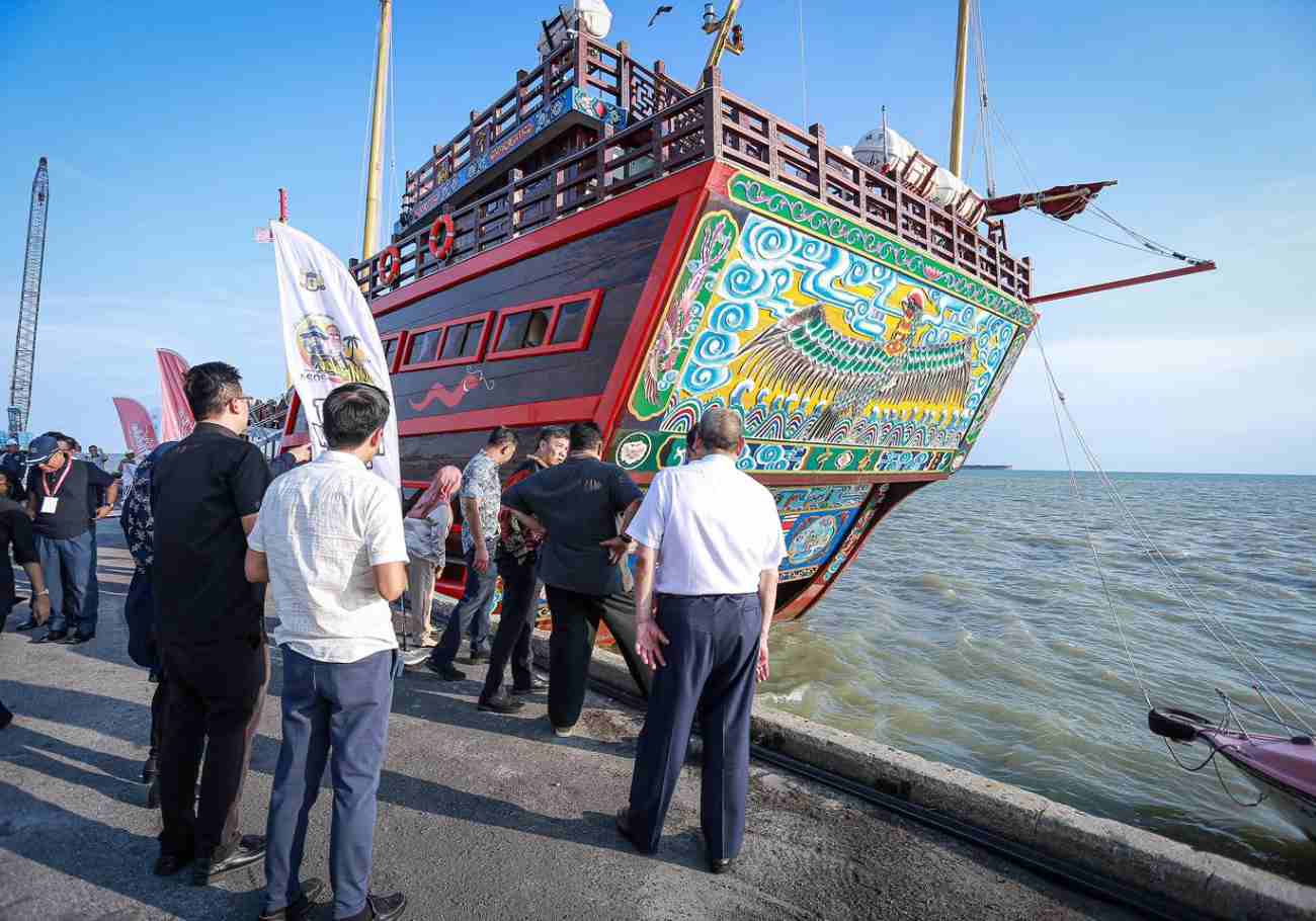 Fu Ning: Traditional Chinese sailing ship visits Melaka