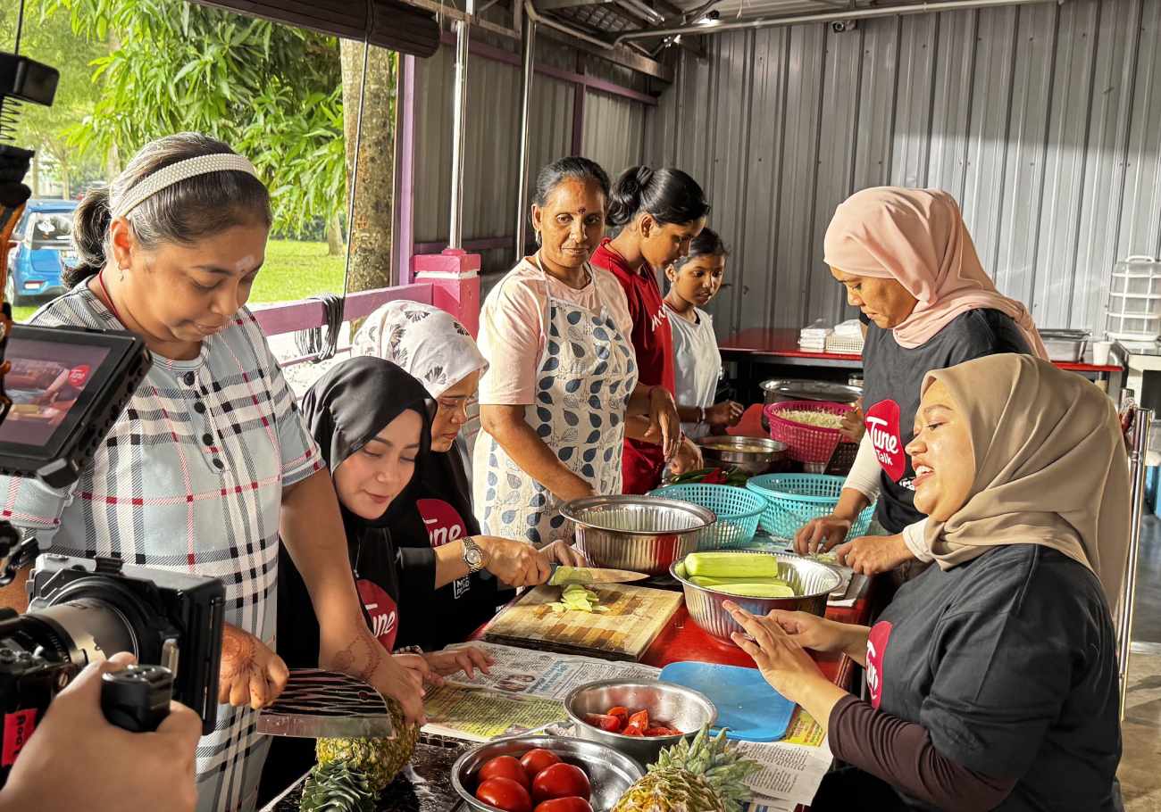 Tune Talk lights up hearts this Deepavali with orphanage support